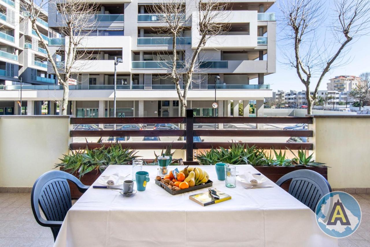 Luminoso A Due Passi Dal Mare 51A Apartment มอนเตซิลวาโน ภายนอก รูปภาพ