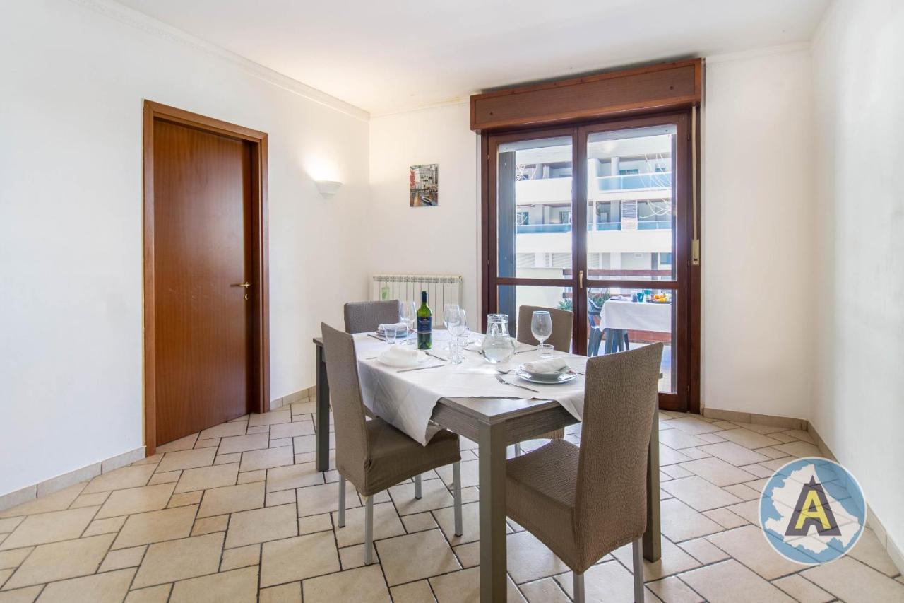 Luminoso A Due Passi Dal Mare 51A Apartment มอนเตซิลวาโน ภายนอก รูปภาพ